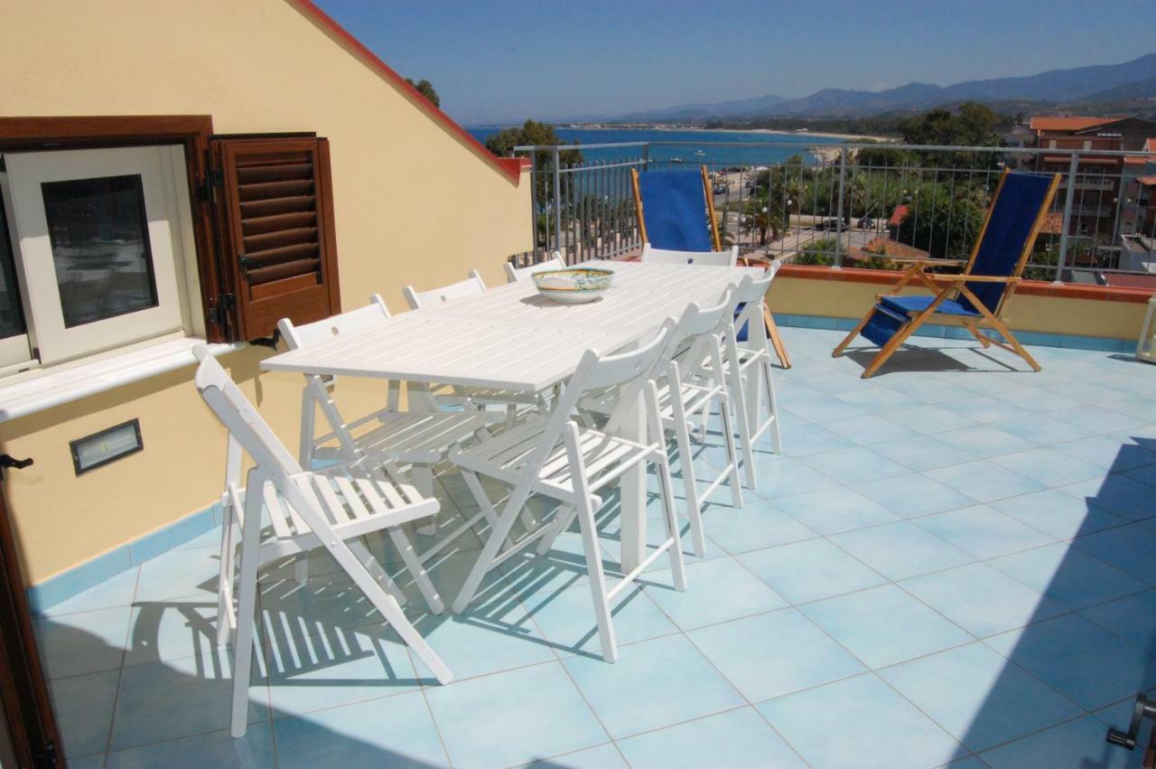 Golfo Di Tindari Apartments Falcone Exterior foto